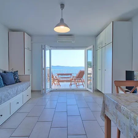 アパート Podvorac Tribalj